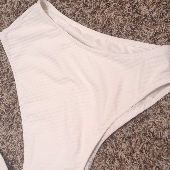 Shade & Shore white ribbed sleeveless cutout one piece swimsuit - Picture 4 of 9